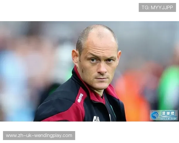 英超诺维奇队教练：诺维奇队主教练的战术与挑战