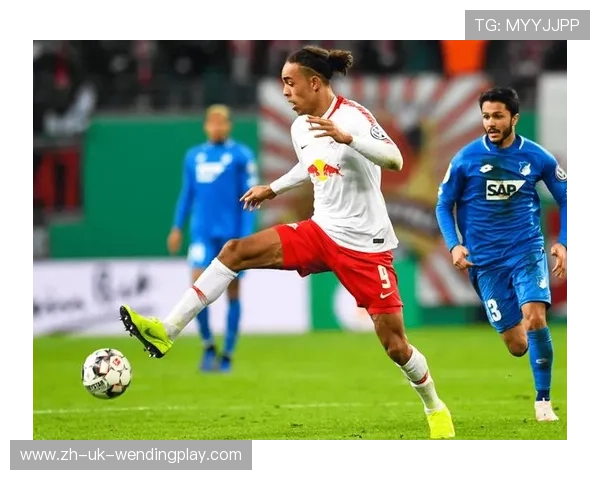 德甲俱乐部射门训练图集：技战术演练揭秘